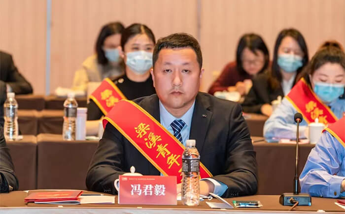 劉潭服裝有限公司志愿者服務(wù)隊(duì)獲得“梁溪青年五四獎(jiǎng)?wù)录w”稱號(hào)