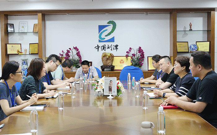 市領導蒞臨劉潭服裝廠調研指導