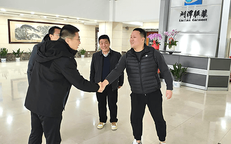 區應急管理局黨委邱書記帶隊走訪劉潭服裝