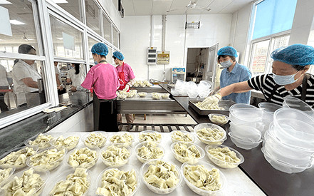 夏至餛飩飄香，劉潭服裝溫情暖人心
